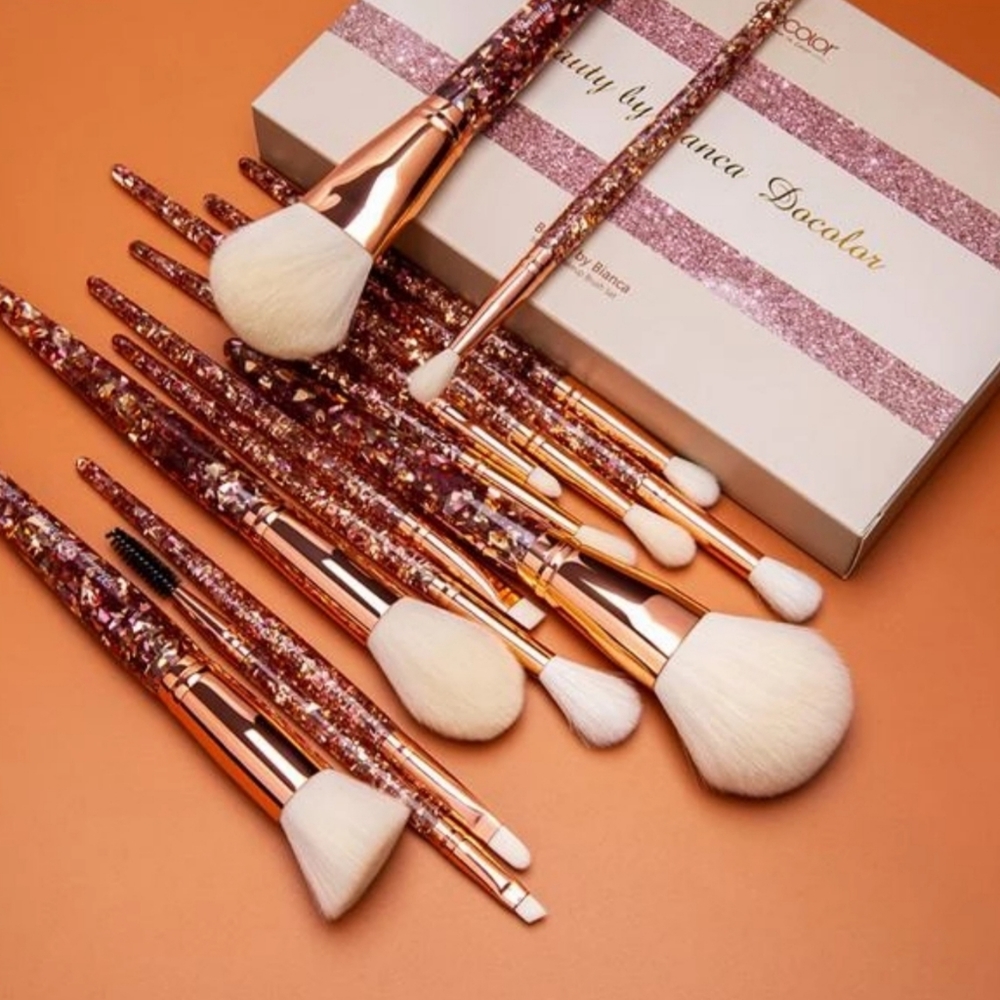 BEAUTY BY BIANCA × DOCOLOR BRUSHES